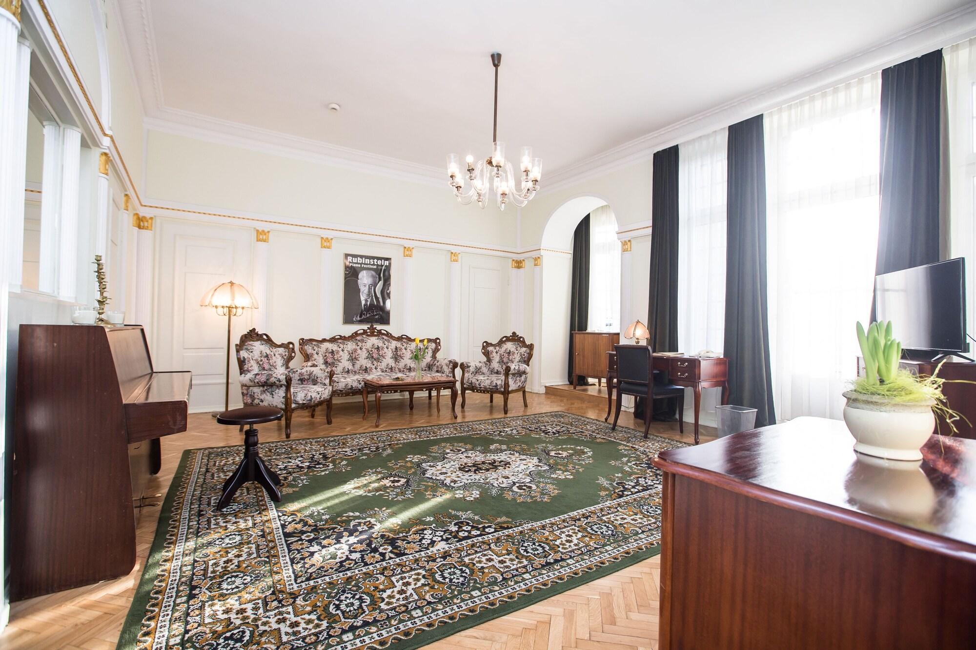 Grand 5* Łódź
